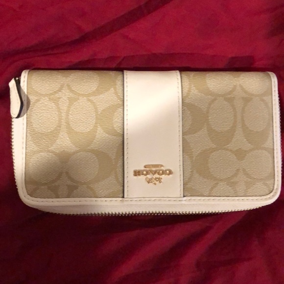 coach bag and wallet - Picture 2 of 6
